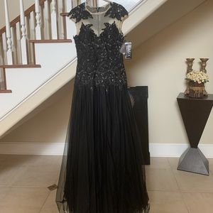 Basix black Label women’s Embellished Sequined Black Gown.